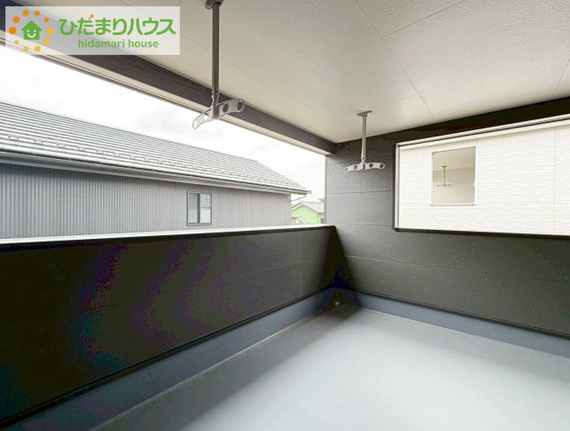 いわき市郷ケ丘第9　新築戸建　2号棟のバルコニー|人気が高いインナーバルコニーを採用♪天候を気にせず洗濯物を干せ、紫外線も気にせずに済みます(*^^)v
