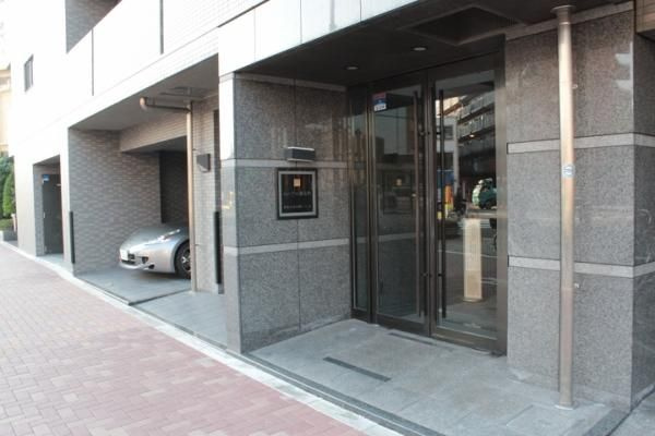 ルーブル椎名町のエントランス