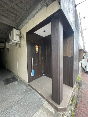亀甲貸し店舗のエントランス