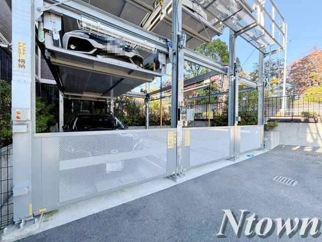 【駐車場】 | S-RESIDENCE庄内通North | 駐車場に車を止められます