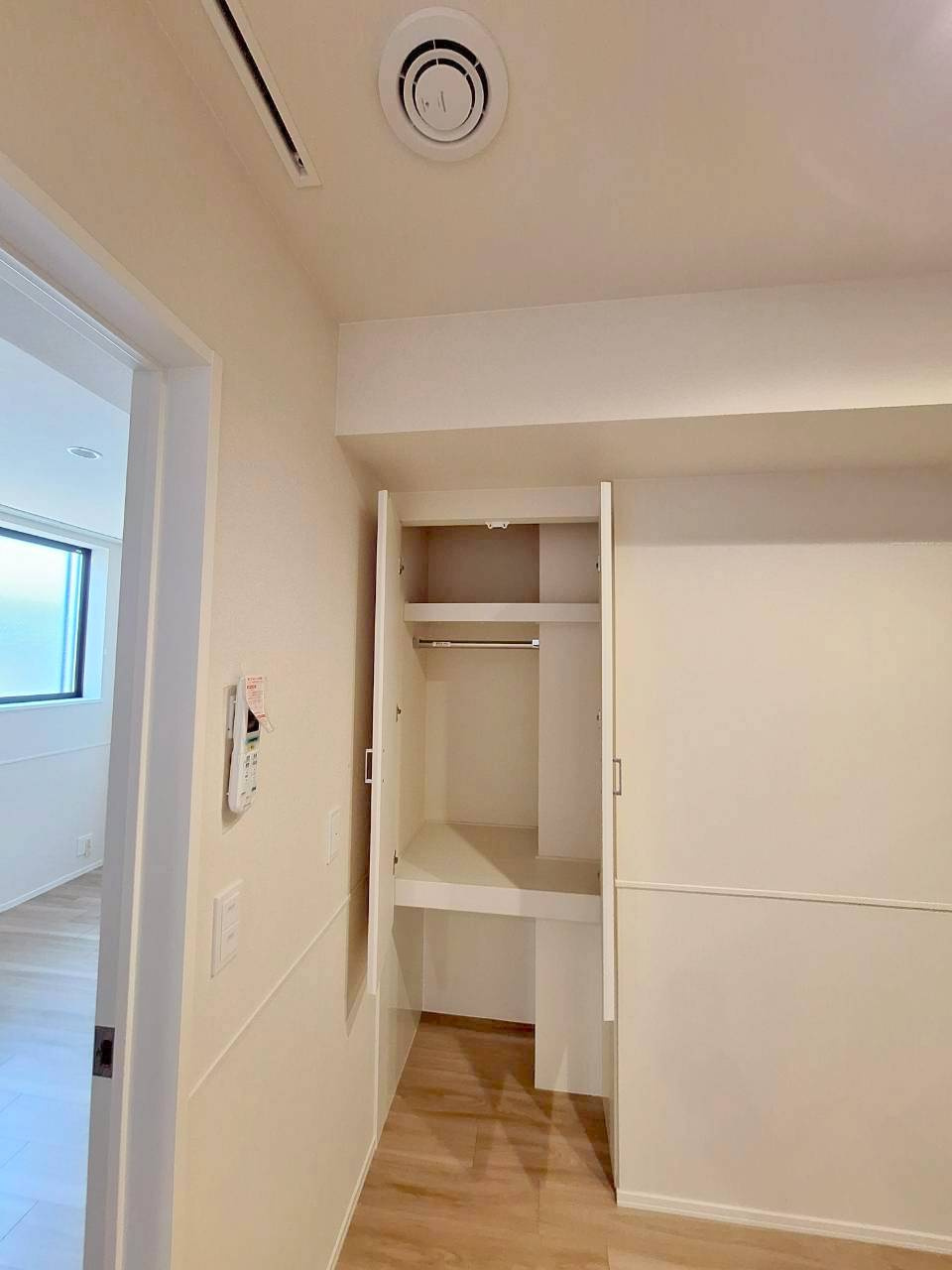 ｔｒｅｓ　ｒｉｏｓ（トレス　リオス）の内装|下がペットトイレスペースです