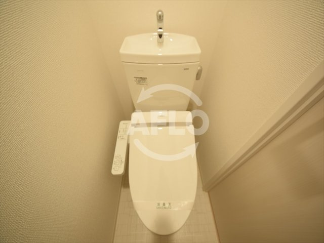 セレニテ谷町calmeのトイレ|セレニテ谷町calme（セレニテ谷町カルム）　温水洗浄便座