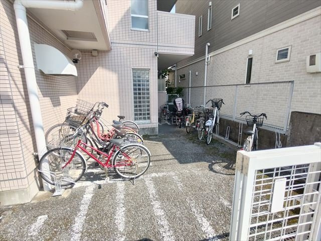 【駐輪場】の画像