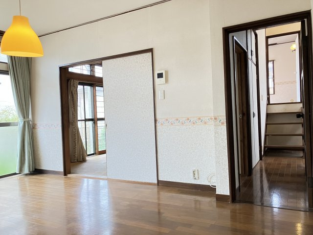 千葉県船橋市金杉７丁目　～２駅利用可。落ち着いた住宅街～の内装|各部屋へ繋がる動線が生活しやすいです。