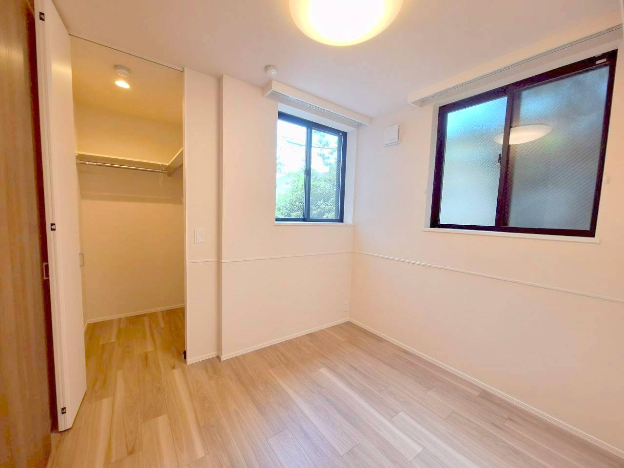 エルズプラス高円寺南の洋室|２面採光で明るいお部屋です