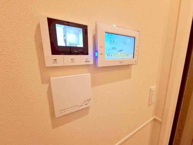 エルズプラス高円寺南のセキュリティ|カラーモニターホンと太陽光発電モニター