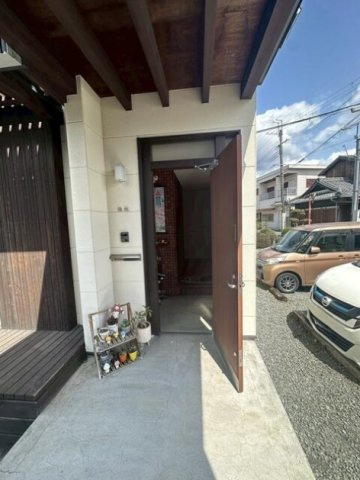 岩出市荊本の玄関