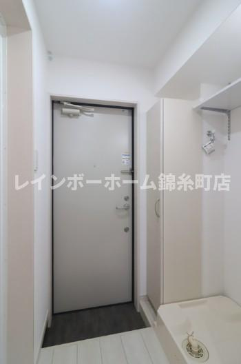 グランクオール青井EASTの玄関