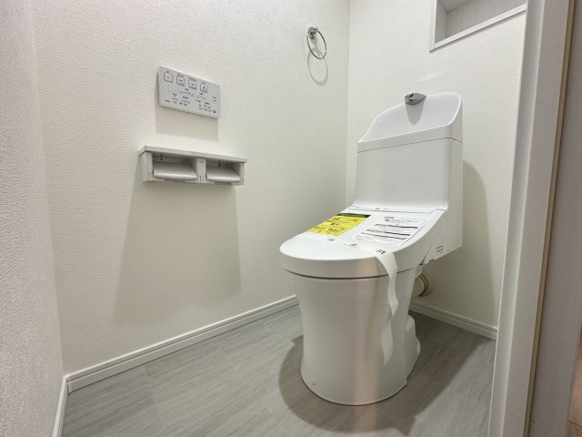 セントラルコート横濱井土ヶ谷のトイレ|新規交換済！温水洗浄便座の最新トイレ設備です。