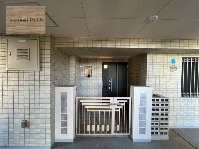 パークスクエア城東Ⅱ番館の玄関
