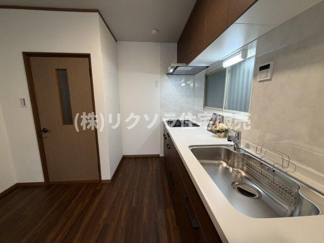 大池町　中古一戸建てのキッチン|LDK17.8帖
■物件内覧・資金計画相談・住宅ローン相談、リフォーム相談、お問合せ受付中■
※当日・翌日のご内覧、ご相談はお電話でのお問合せがスムーズです！