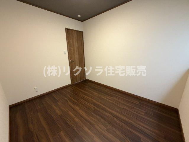 大池町　中古一戸建ての寝室|洋室5.2帖
■物件内覧・資金計画相談・住宅ローン相談、リフォーム相談、お問合せ受付中■
※当日・翌日のご内覧、ご相談はお電話でのお問合せがスムーズです！