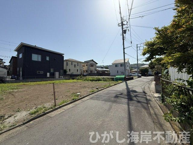 中郡大磯町国府新宿　売地　全２区画の前面道路含む現地写真|現地外観