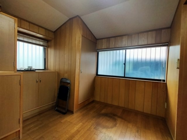 神島町平家建ての洋室