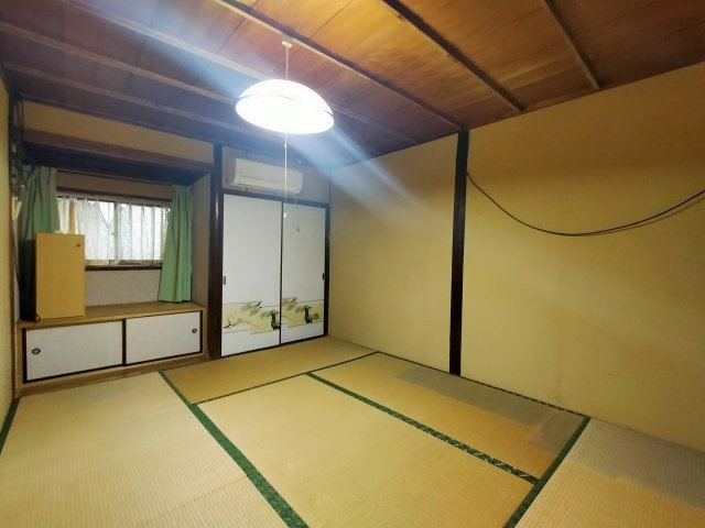 神島町平家建ての和室