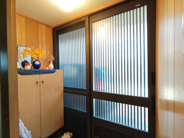 神島町平屋建ての玄関