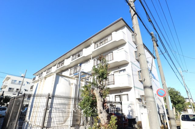 ジャスティス 2番館の外観
