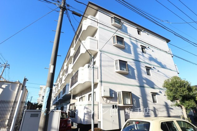 ジャスティス 2番館の外観