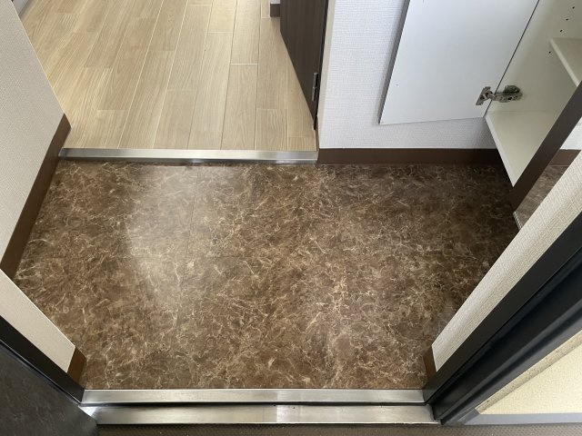 インタービレッジ土山二番館の玄関