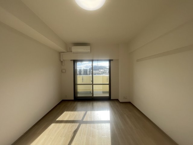 インタービレッジ土山二番館の洋室