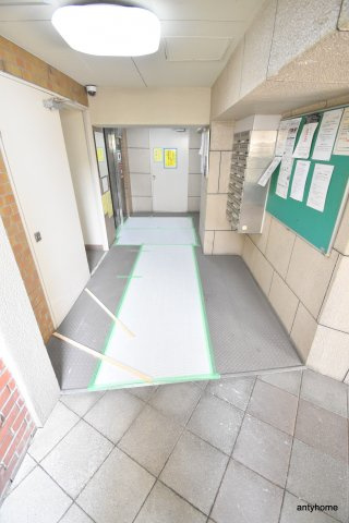 グリーンハイツ東三国　仲介手数料無料のロビー