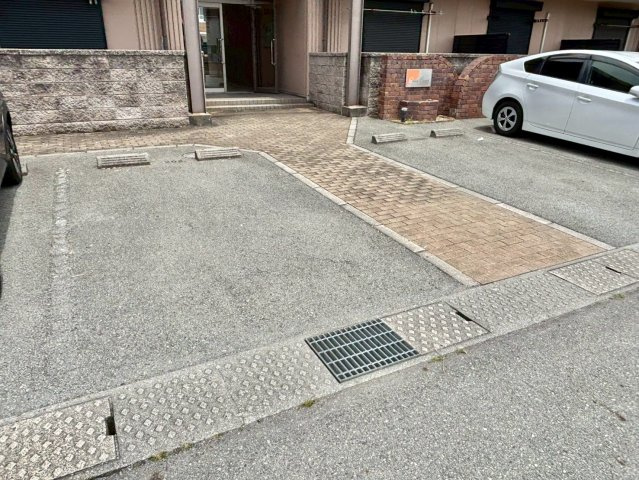 グレースコートの駐車場
