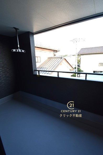 リーブルガーデン  水戸市大串町　2期　限定1棟！のバルコニー|インナーバルコニーは洗濯物外干し派の強い味方！天気が変わりやすい季節の外出も安心です。外出が難しい日に出るだけでも気分転換になる、嬉しいスペースです。
