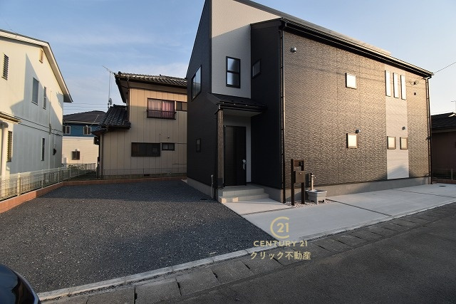 リーブルガーデン  水戸市大串町　2期　限定1棟！の駐車場|駐車場は十分なスペース。ご家族それぞれが車をご所有の場合や、来客の際も安心です。
内覧可能です。ご予約はHPから、またお電話でもお気軽にどうぞ。