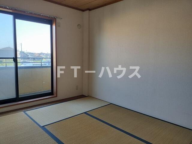 ゴールデンシティの和室