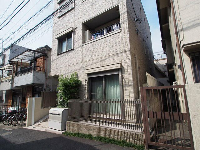 サンメゾン初台の外観