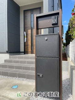 【エントランス】 | 同社施工物件写真。※建具やフローリング、その他仕様が異なる場合がございます。
