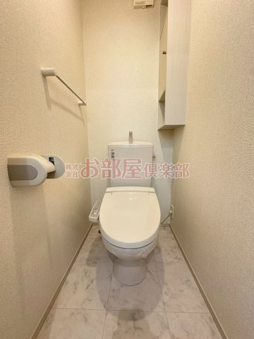 パストラーレのトイレ|落ち着いた色調のトイレです