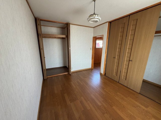 北見市高栄西町３丁目４番１号、(土地)緑ヶ丘２丁目　中古売家の洋室