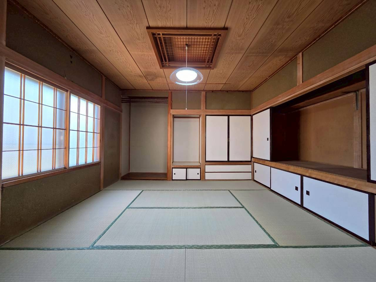 桜ケ岡3丁目　中古住宅の和室|1階和室8帖