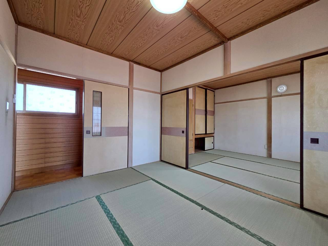 桜ケ岡3丁目　中古住宅の和室|2階和室6帖