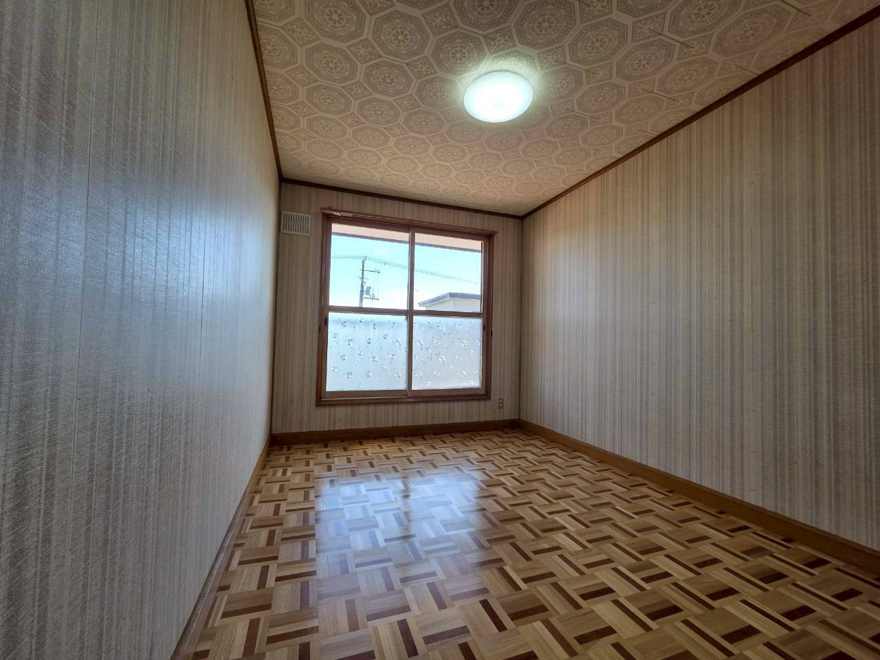 桜ケ岡3丁目　中古住宅の洋室
