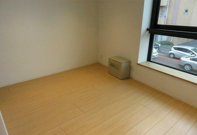 府中市本宿町２丁目の賃貸マンションの居間・リビング