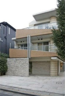 【外観】 | 鉄筋コンクリート造のがっちりとした建物。