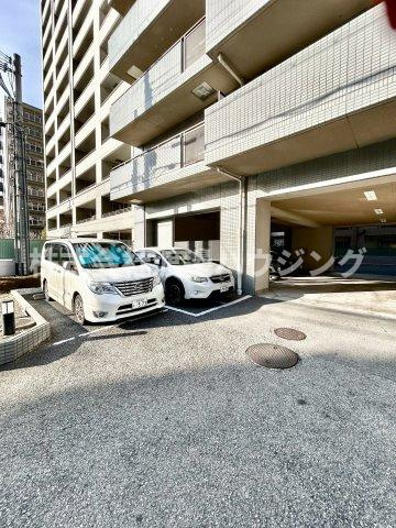 レジデンス穂波の駐車場