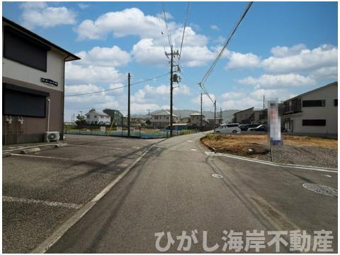 大磯町国府新宿　新築戸建　全５棟の前面道路含む現地写真|7月25日撮影　建築中　現地外観