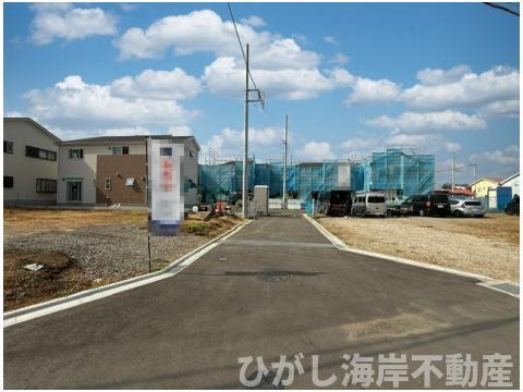 大磯町国府新宿　新築戸建　全５棟の前面道路含む現地写真|7月25日撮影　建築中　現地外観