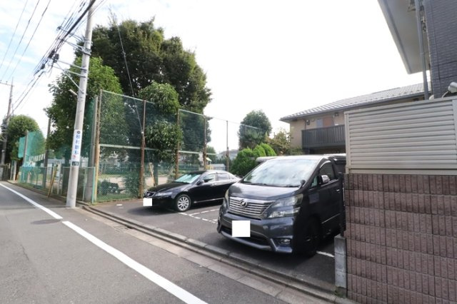 ヴェール・アイの駐車場