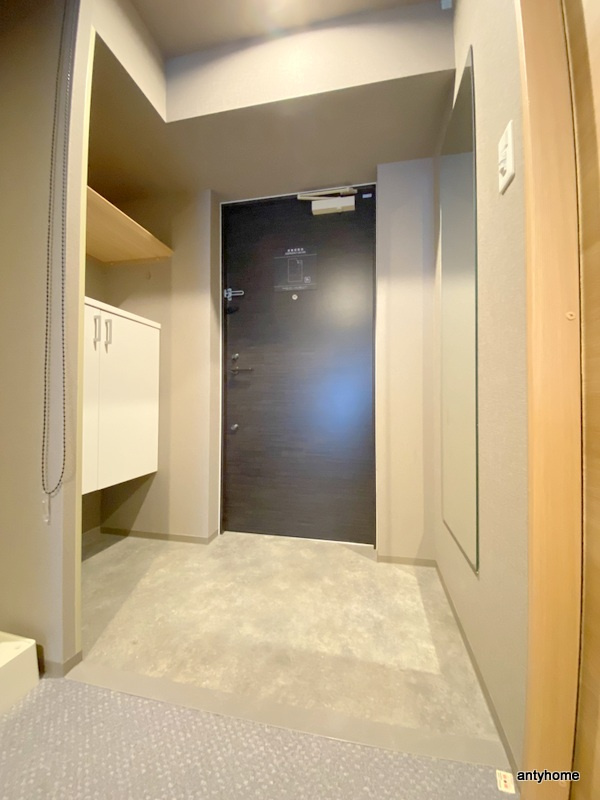 Uresidence Temmabashi　仲介手数料無料の玄関