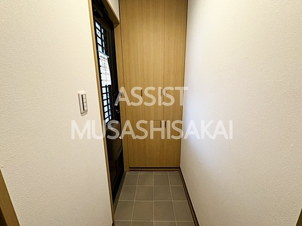 サイプレスタウン　Ａの玄関