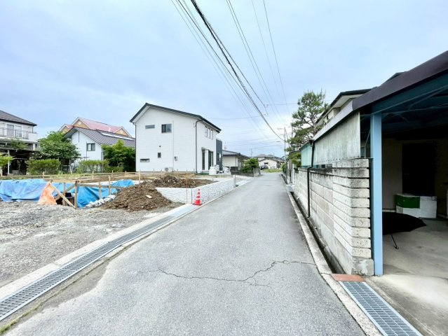長野市安茂里　第６の前面道路含む現地写真