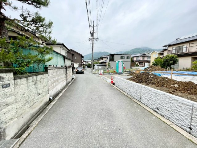 長野市安茂里　第６の前面道路含む現地写真