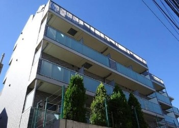 【外観】 | ボヌール和泉増築 | 鉄筋コンクリート造のがっちりとした建物。