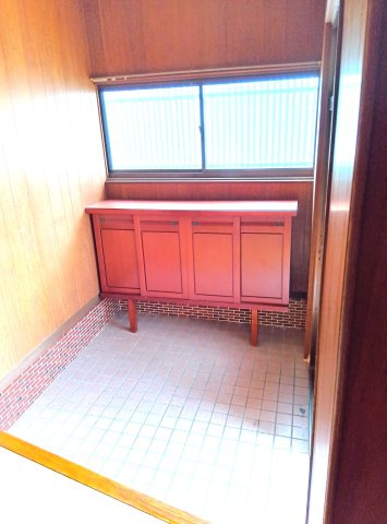 新地町M貸家の収納