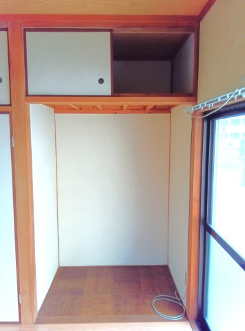 新地町M貸家の収納