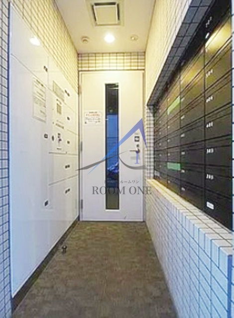 AXAS千鳥町アジールコートSta.のその他共用部分|集合ポストと宅配ボックスです。